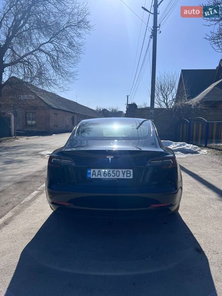 Седан Tesla Model 3 2018 в Києві
