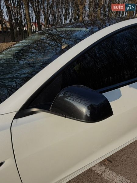 Седан Tesla Model 3 2022 в Львове
