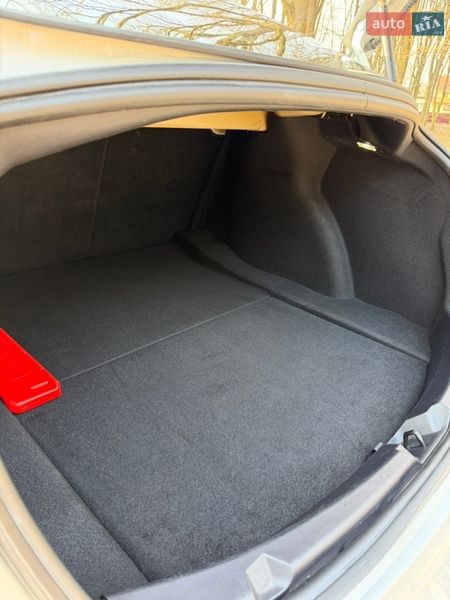 Седан Tesla Model 3 2022 в Львове