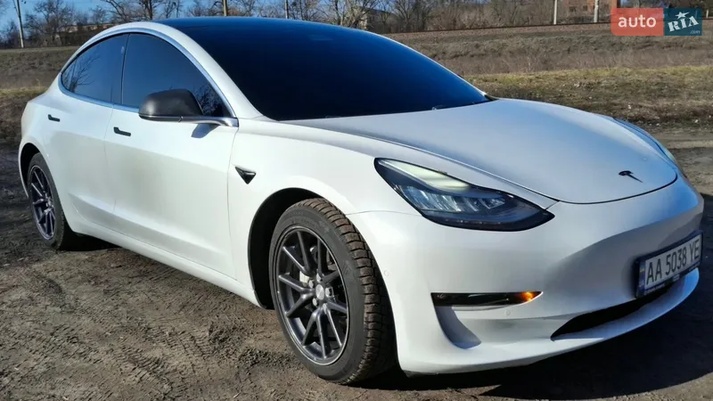 Tesla Model 3 2019