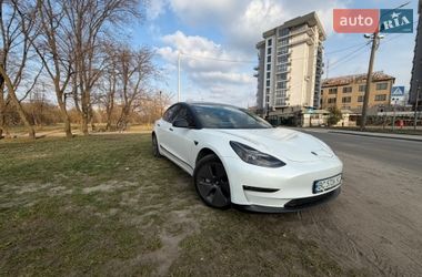 Седан Tesla Model 3 2023 в Львове