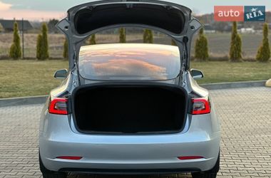 Седан Tesla Model 3 2017 в Луцьку