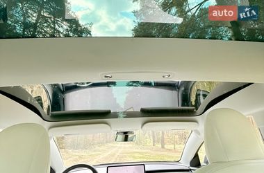 Седан Tesla Model 3 2022 в Львове