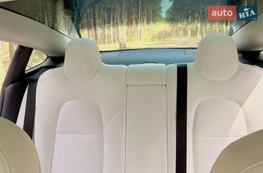 Седан Tesla Model 3 2022 в Львове