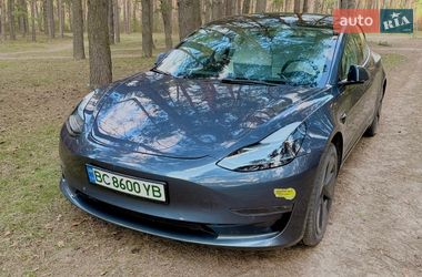 Седан Tesla Model 3 2022 в Львове