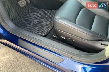 Седан Tesla Model 3 2022 в Киеве