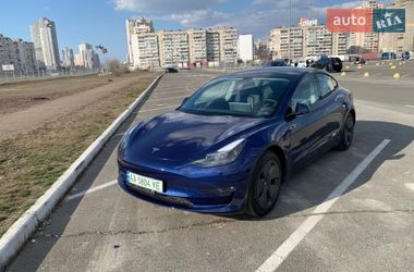 Седан Tesla Model 3 2022 в Киеве