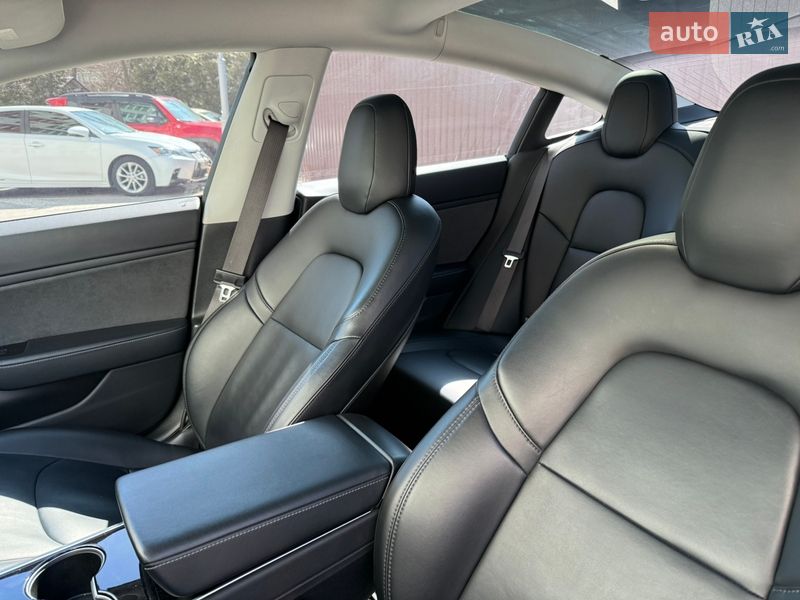 Седан Tesla Model 3 2018 в Обухове