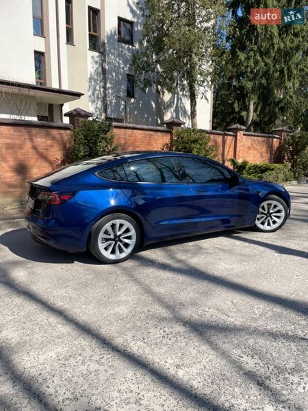 Седан Tesla Model 3 2022 в Львове