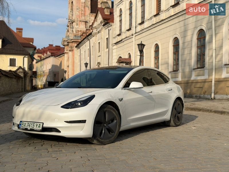 Tesla Model 3 2020