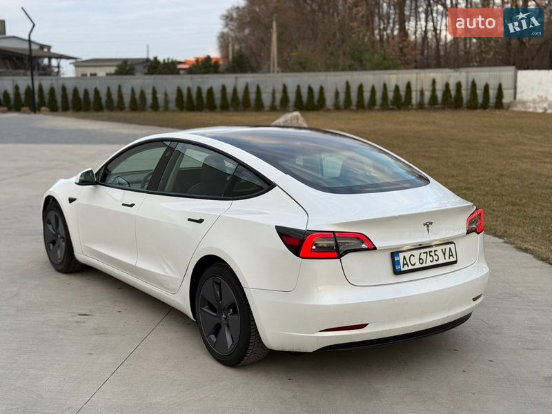 Седан Tesla Model 3 2021 в Луцке