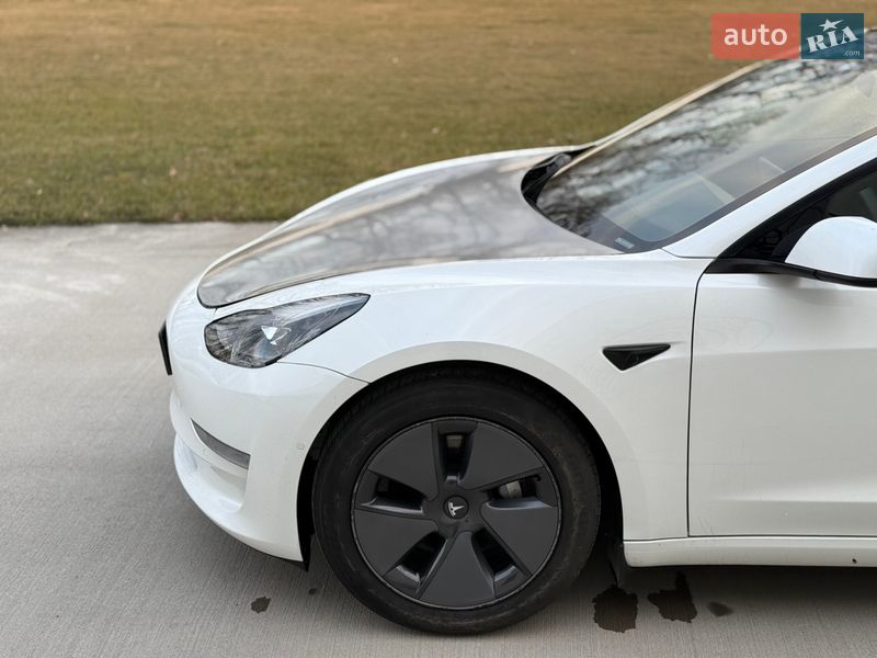 Седан Tesla Model 3 2021 в Луцке
