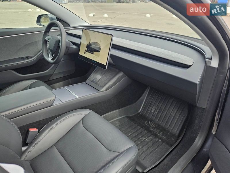 Седан Tesla Model 3 2025 в Днепре фото 36 Седан Tesla Model 3 2025 в Днепре