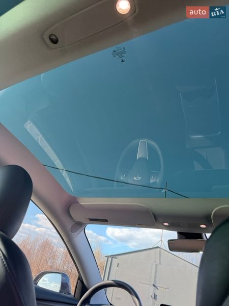 Седан Tesla Model 3 2023 в Яворові