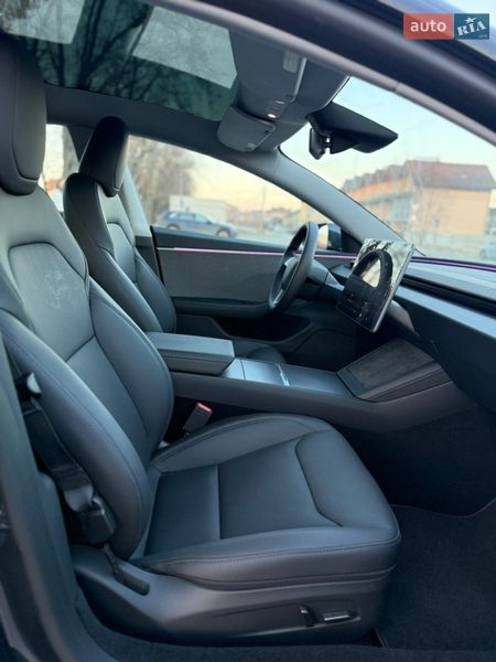 Седан Tesla Model 3 2025 в Києві