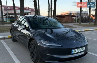 Седан Tesla Model 3 2025 в Киеве