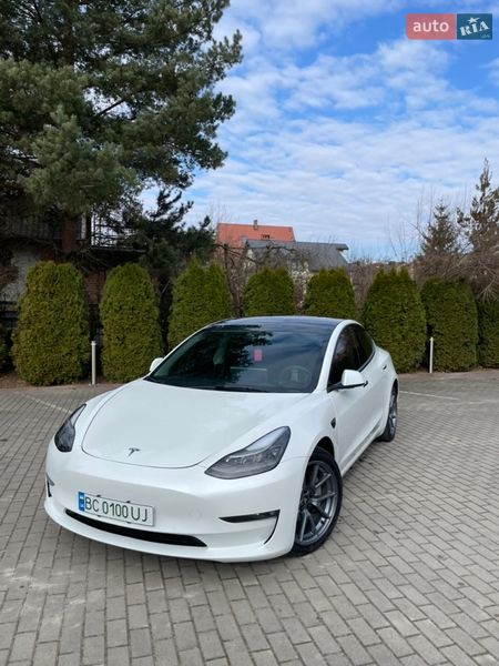 Tesla Model 3 2022