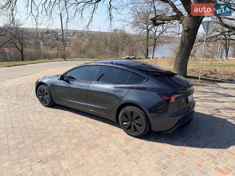 Седан Tesla Model 3 2024 в Кропивницькому