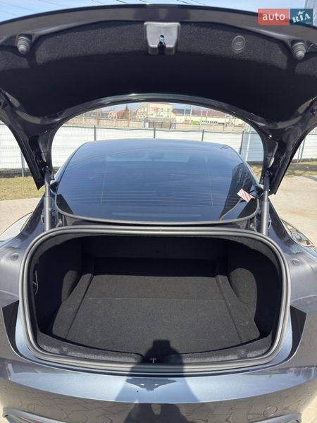 Седан Tesla Model 3 2025 в Києві