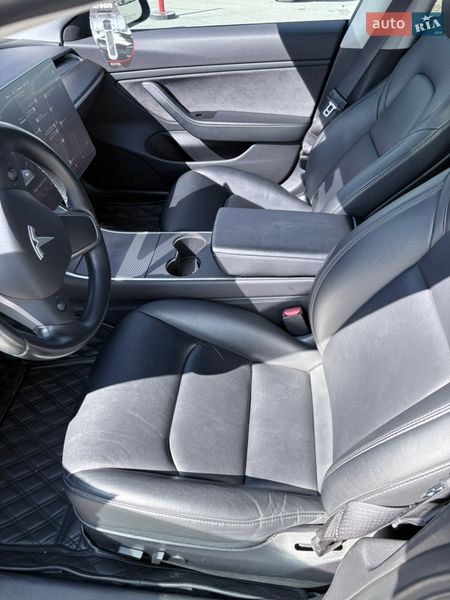 Седан Tesla Model 3 2019 в Днепре