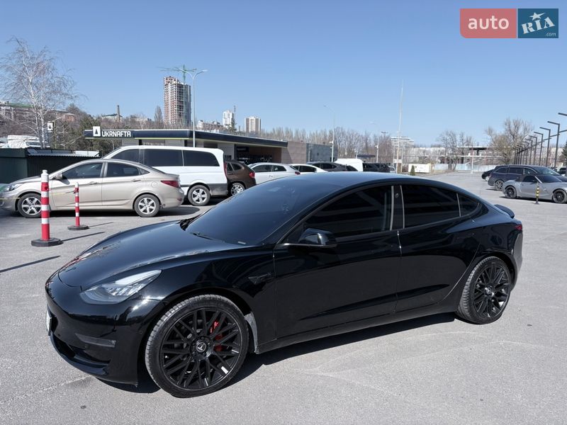 Седан Tesla Model 3 2019 в Днепре