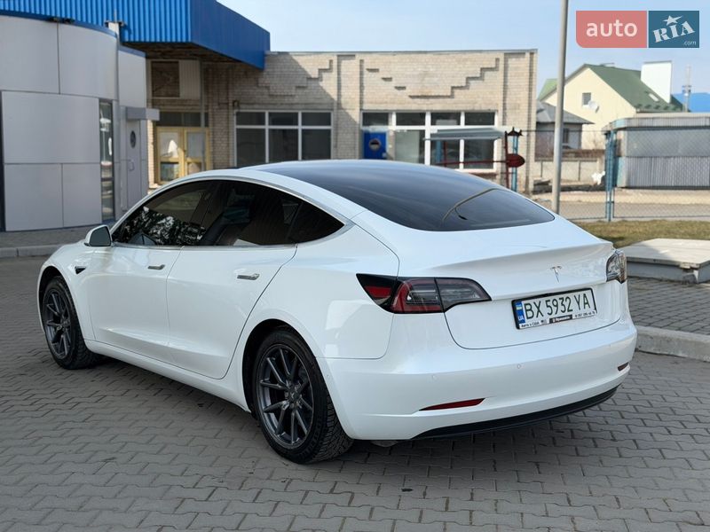 Седан Tesla Model 3 2019 в Хмельницком