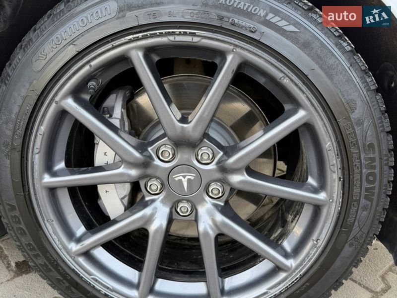 Седан Tesla Model 3 2019 в Хмельницком