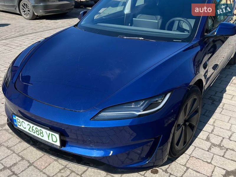 Седан Tesla Model 3 2024 в Львові