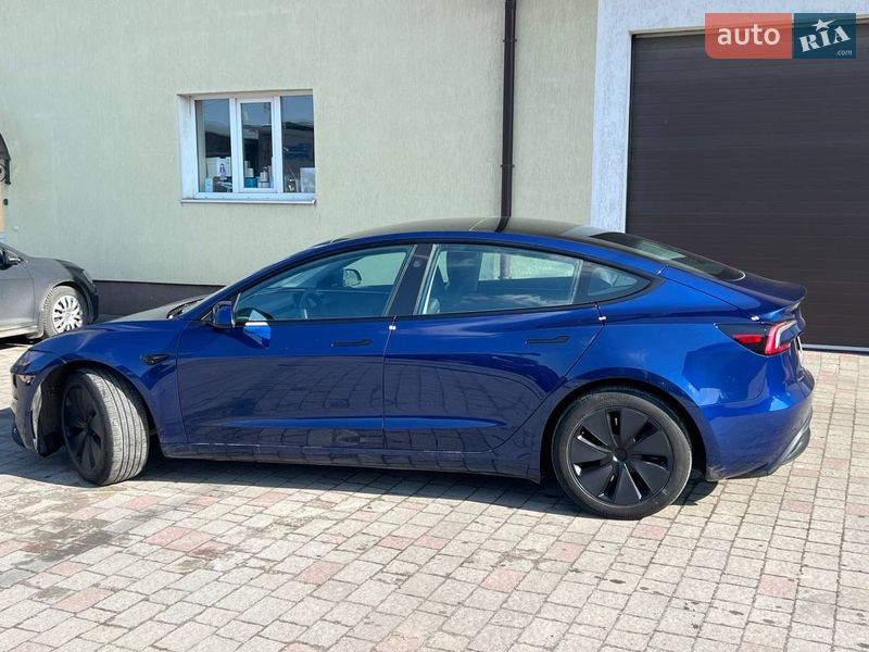 Седан Tesla Model 3 2024 в Львові