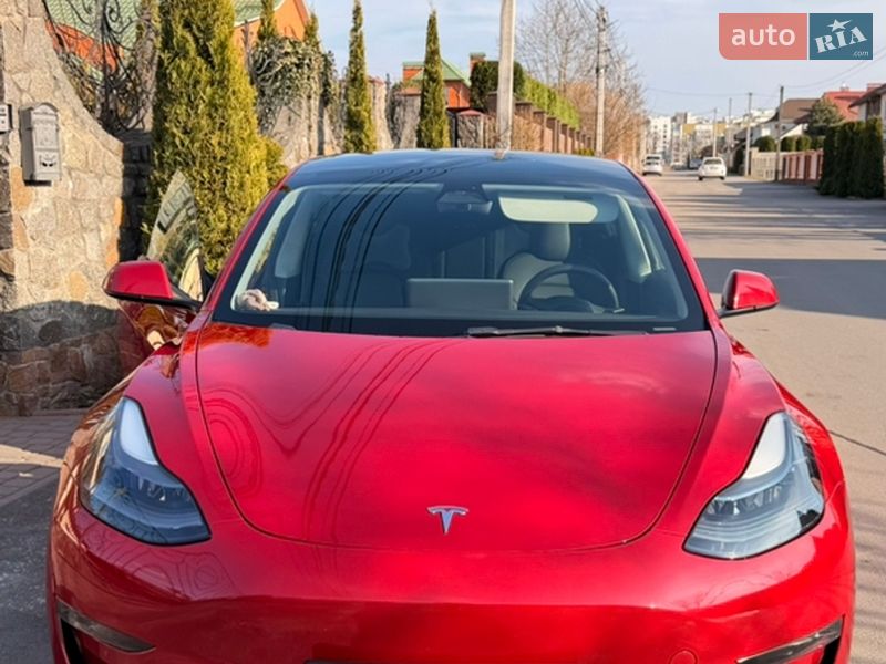 Седан Tesla Model 3 2022 в Вінниці