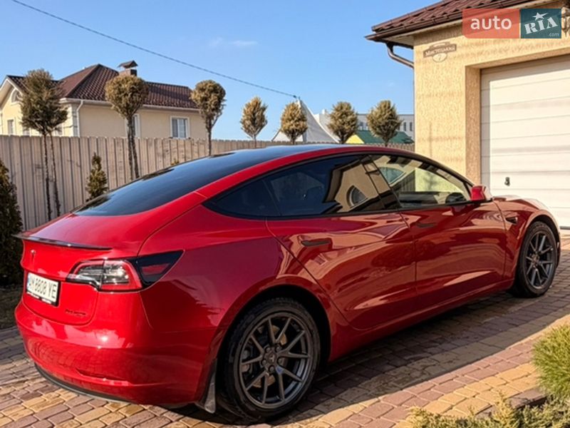 Седан Tesla Model 3 2022 в Вінниці