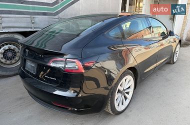 Седан Tesla Model 3 2021 в Киеве