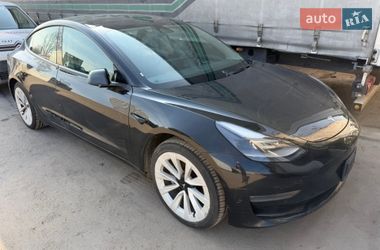 Седан Tesla Model 3 2021 в Киеве