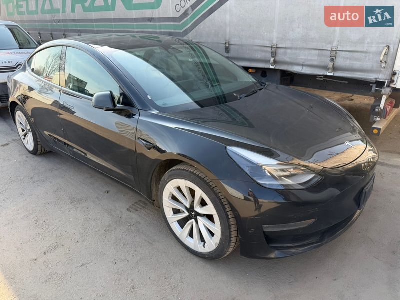 Tesla Model 3 2021