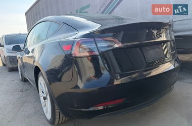 Седан Tesla Model 3 2021 в Киеве