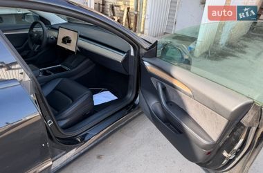 Седан Tesla Model 3 2021 в Киеве