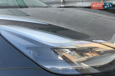 Седан Tesla Model 3 2021 в Киеве