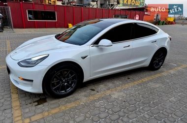 Седан Tesla Model 3 2019 в Львове