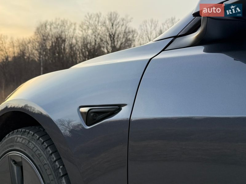 Седан Tesla Model 3 2023 в Трускавце