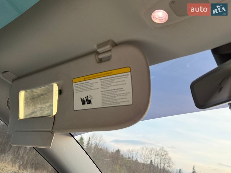 Седан Tesla Model 3 2023 в Трускавце