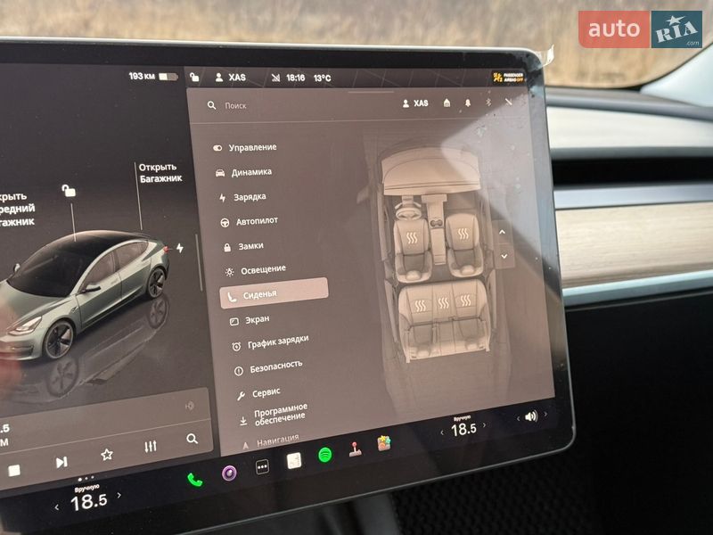 Седан Tesla Model 3 2023 в Трускавце