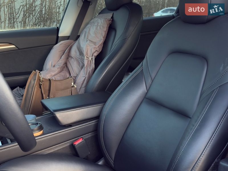 Седан Tesla Model 3 2022 в Харькове