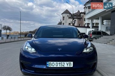 Седан Tesla Model 3 2023 в Тернополе