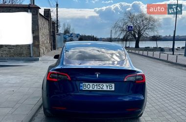 Седан Tesla Model 3 2023 в Тернополе