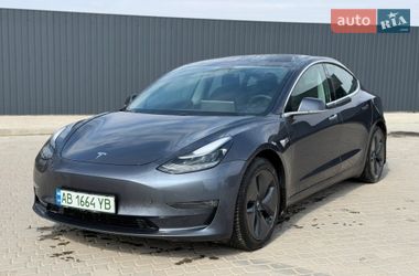 Седан Tesla Model 3 2019 в Гайвороне