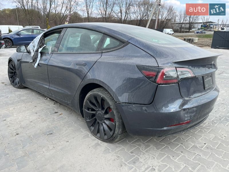 Tesla Model 3 2022