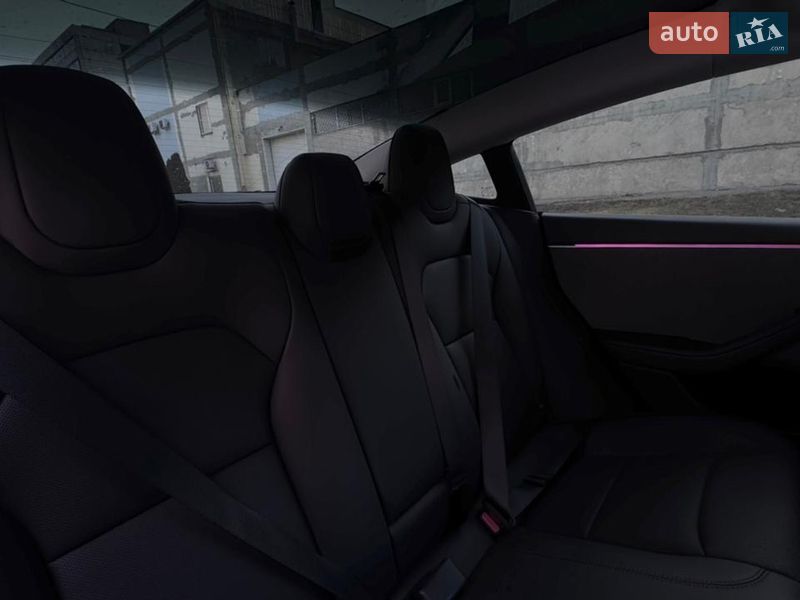 Седан Tesla Model 3 2024 в Кропивницком