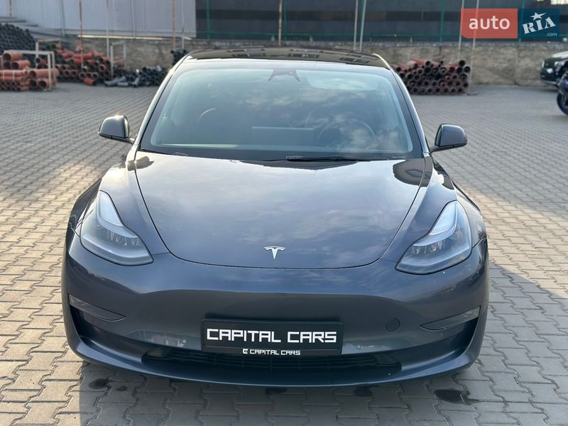Седан Tesla Model 3 2022 в Луцке