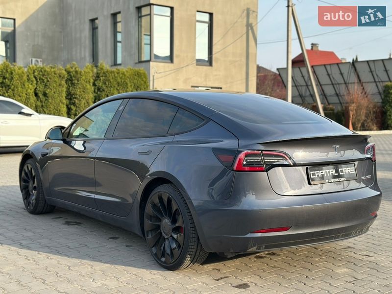 Седан Tesla Model 3 2022 в Луцке