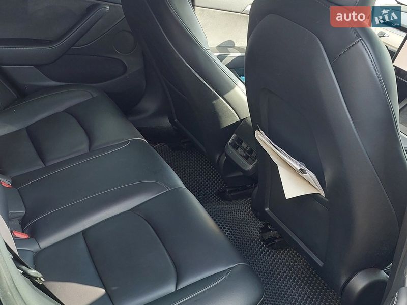 Седан Tesla Model 3 2022 в Баришівка